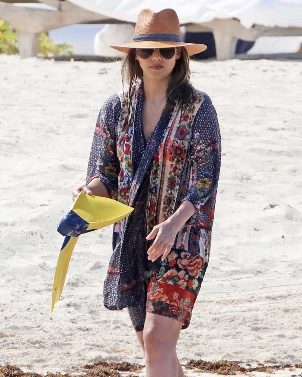 Cómo combinar el sombrero de paja sin que parezca que estás en la playa