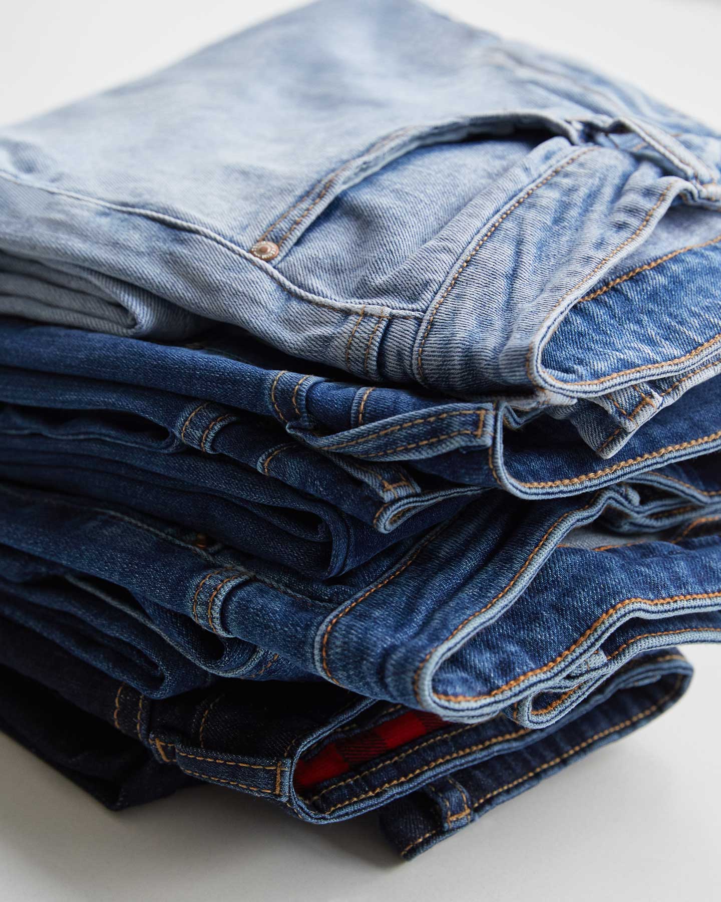 Jeans a la cadera: las tendencias para llevarlos en 2020 y cómo combinarlos