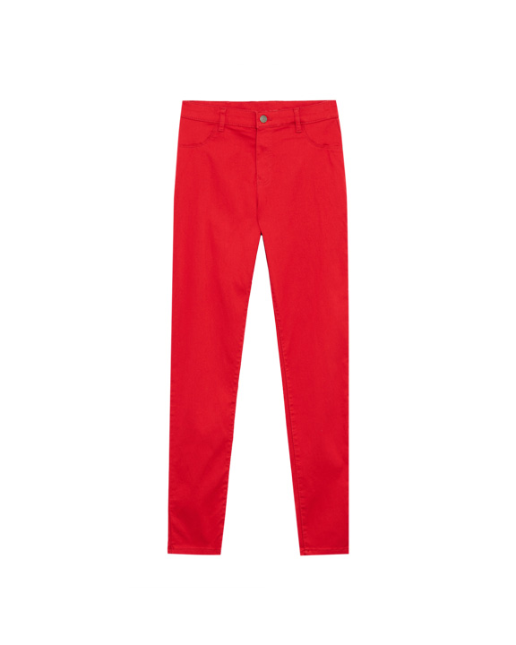 pantalón rojo