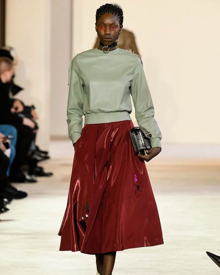 La falda que necesitas en otoño 2023 hará brillar hasta tus